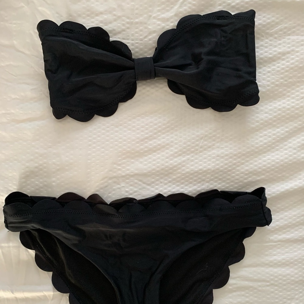 Black scalloped bikini